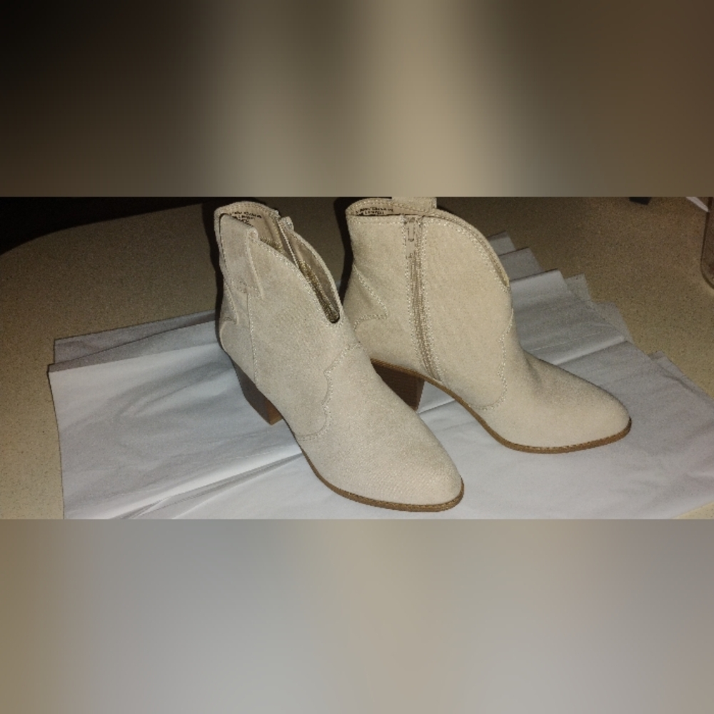 Women's Cream Ankle Boots